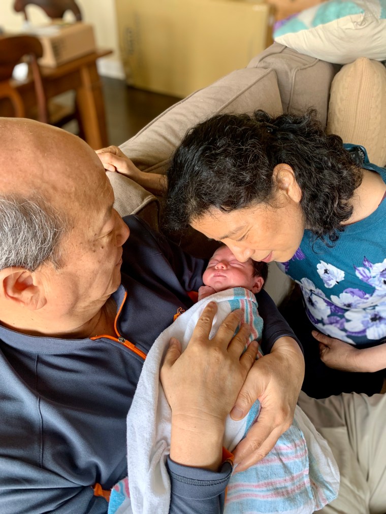 Grandparents come to&nbsp;visit